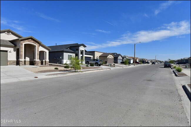 Building Photo - 13744 Flora Vista Ave