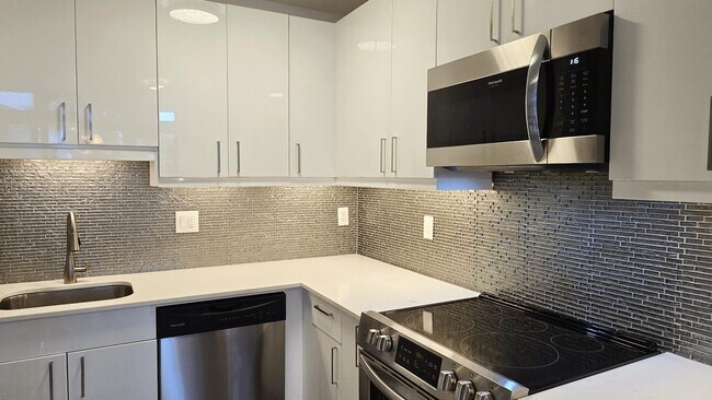 Building Photo - 3589 S Ocean Blvd