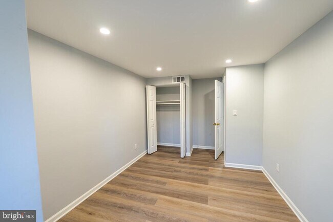 Building Photo - 9377 Chadburn Pl