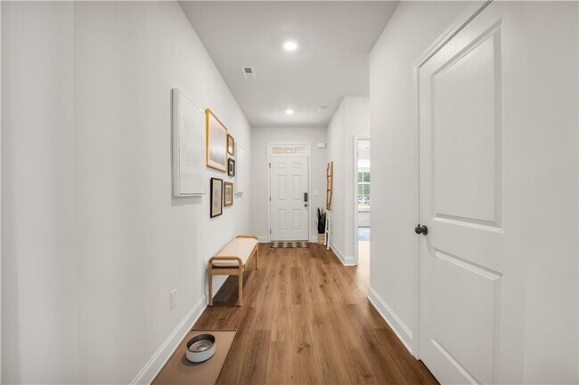Building Photo - 3588 Creek Hollow