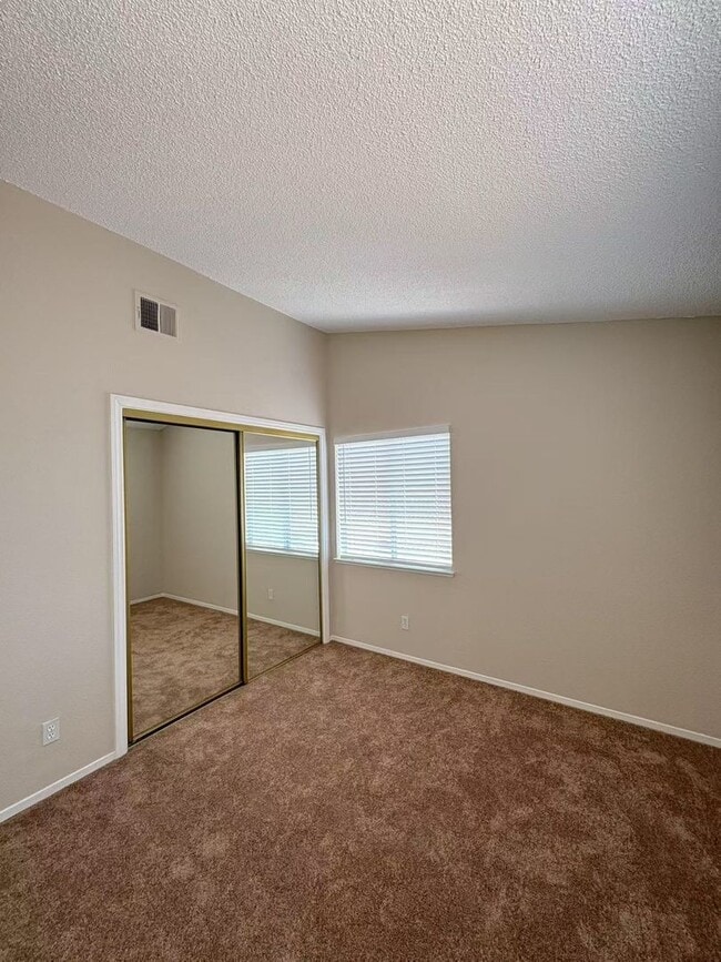 Building Photo - 9828 Dardanelle Ct