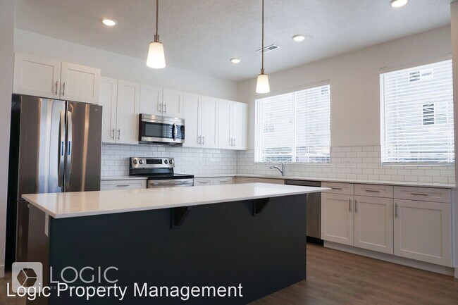 Building Photo - 3 br, 2.5 bath House - 5488 W Ace Court