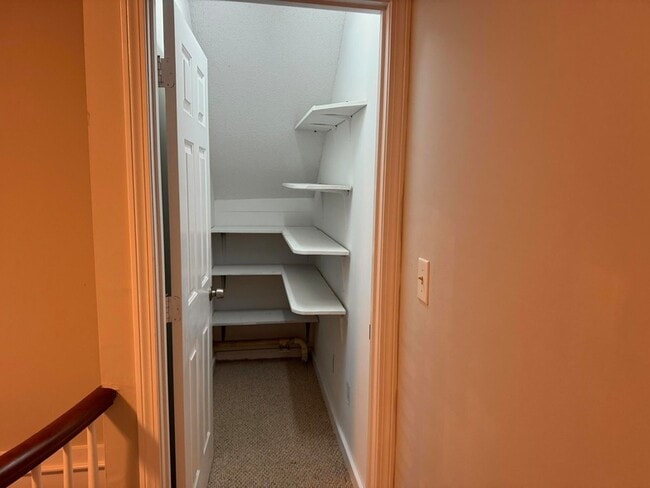 Building Photo - 805 Teaticket Hwy