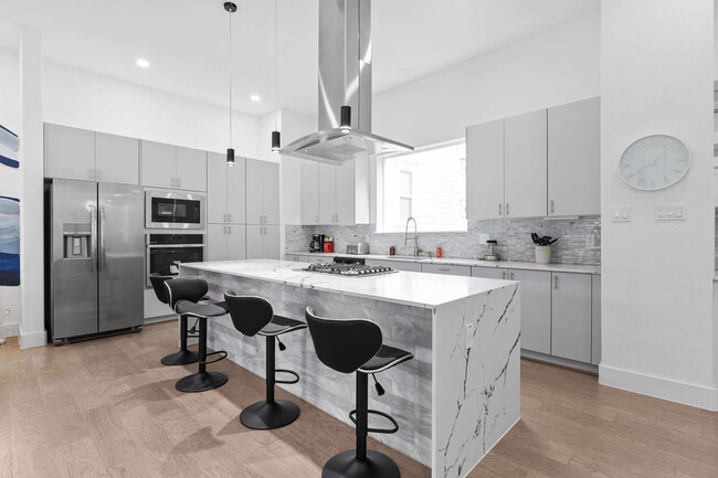 Building Photo - 2109 McGowen St