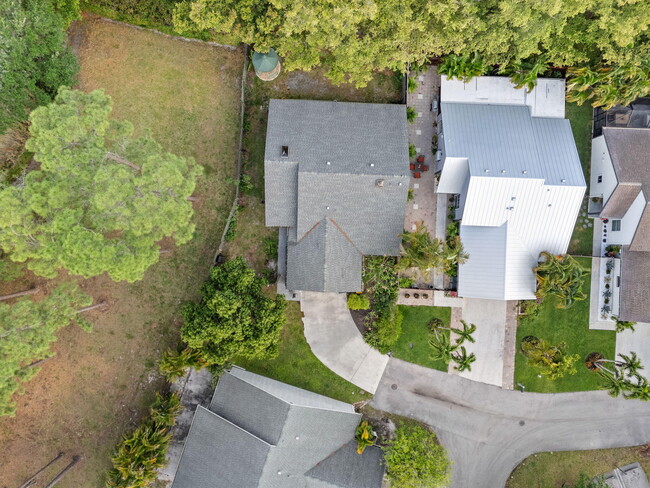 Building Photo - 465 Goldenwood Way
