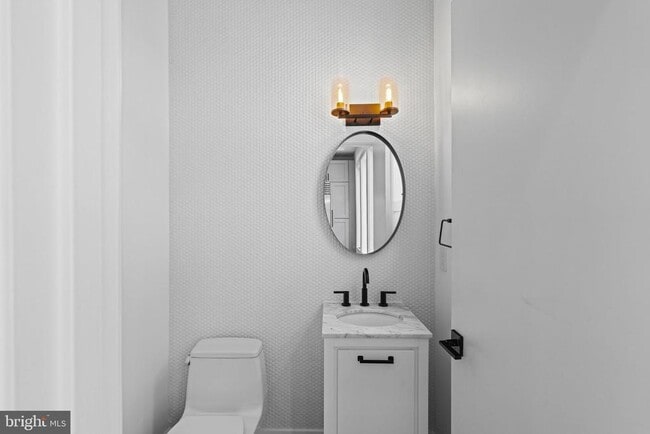 Building Photo - 742 S Broad St