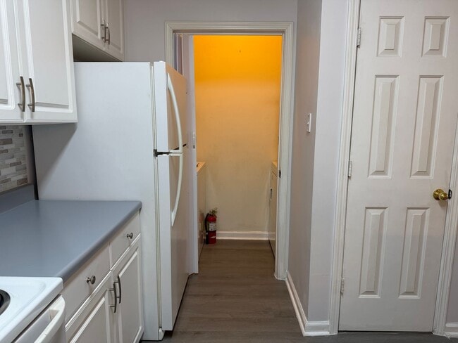 Building Photo - First Floor Condo - Estate at Westbury