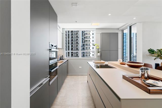 Building Photo - 801 Brickell Key Blvd