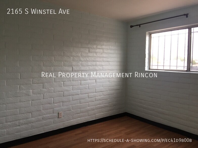 Building Photo - 2165 S Winstel Ave