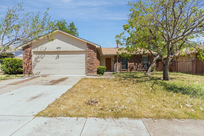 Building Photo - Charming 3-Bedroom Home in Fort Worth