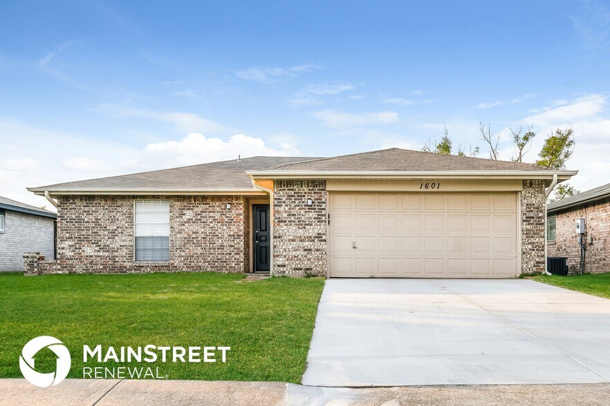 Primary Photo - 1601 Chapman Dr