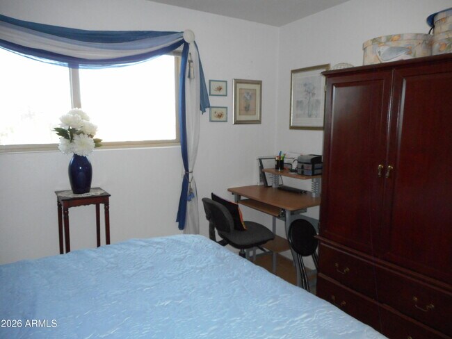 Building Photo - 6805 E 2nd St