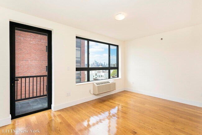 Building Photo - NO FEE_Gorgeous 1 Bed/1 Bath/1 Balcony!