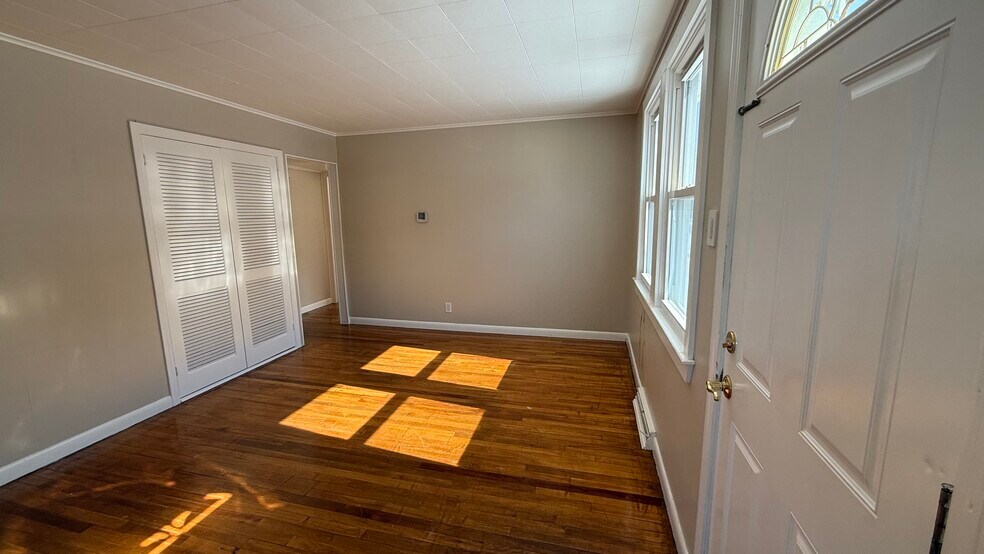 Building Photo - 78 Willard St