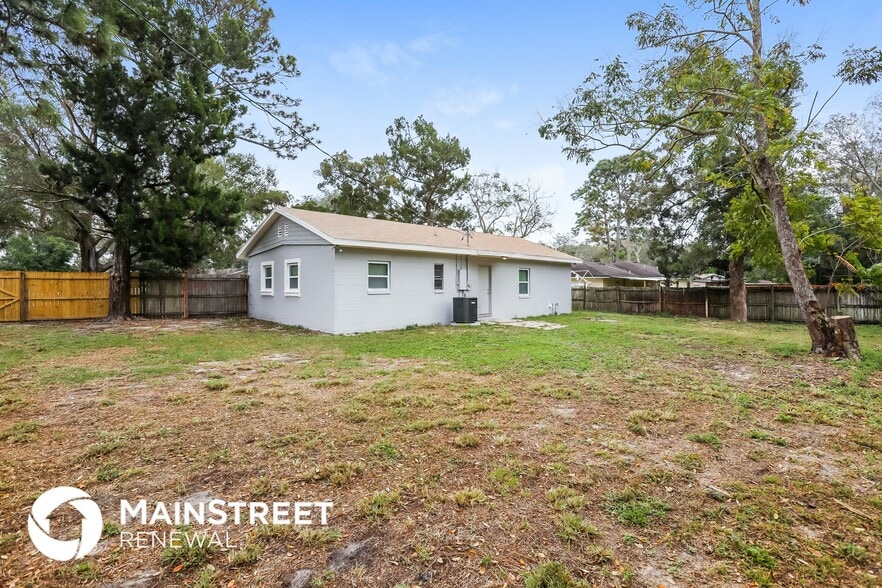 Building Photo - 5325 Bonnie Brae Cir