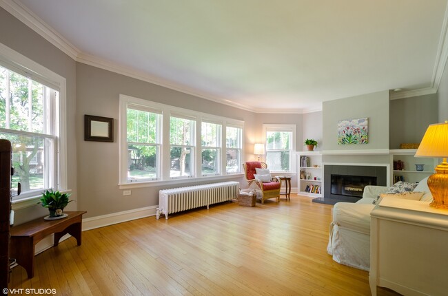 Building Photo - 3016 Thayer St