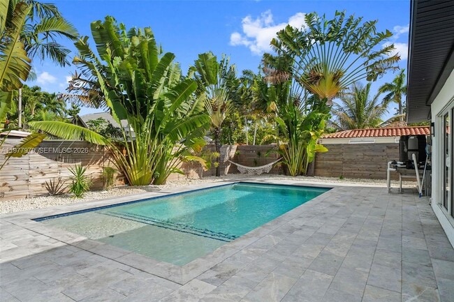 Building Photo - 1519 Biarritz Dr