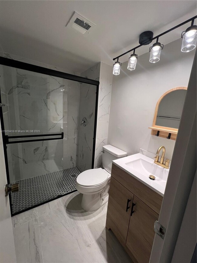 Building Photo - 301 Cambridge Rd