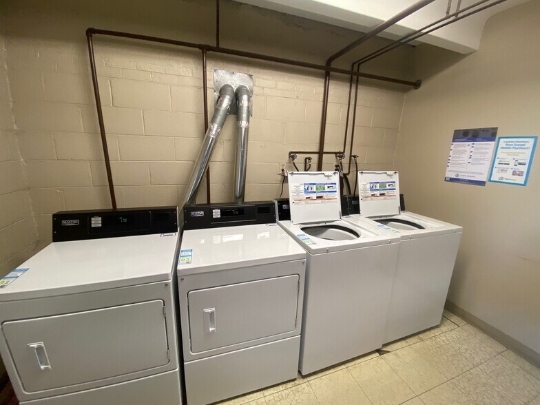 Building Photo - 590 Logan St