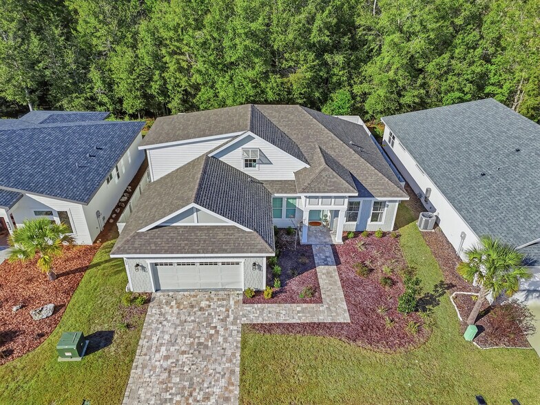 Building Photo - 534 SW 145th Dr