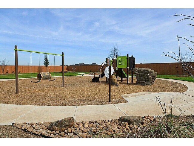 Building Photo - 1711 Clifton Hills Ln