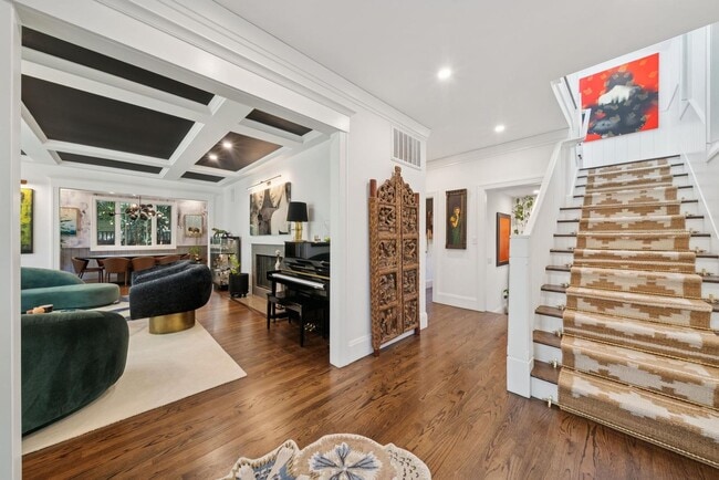 Building Photo - Beautifully Appointed 7-Bedroom Home with Lush Garden Setting in Palo Alto