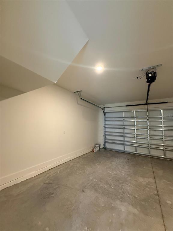 Building Photo - 15039 Groveside Rd