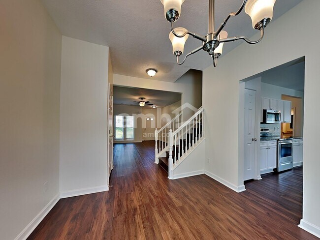 Building Photo - 1668 Comanche Run