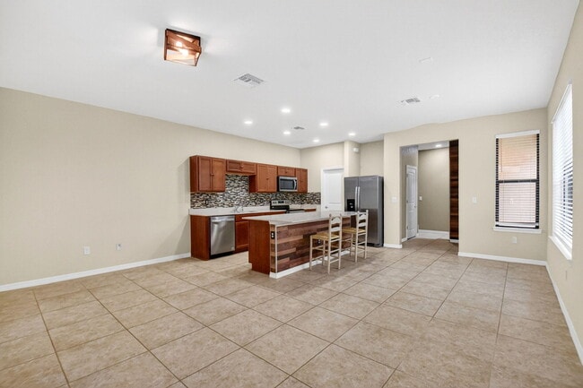 Building Photo - 2833 Troubadour St