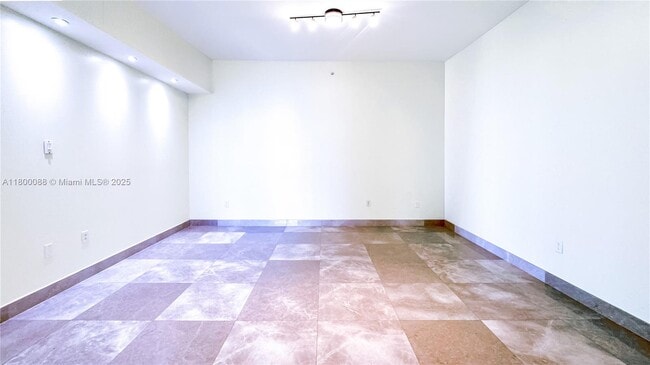 Building Photo - 3330 NE 190th St