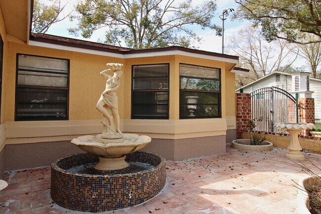 Building Photo - Stunning 3-Bed, 2-Bath Spanish-Inspired Custom Home with Elegant Gardens & Fountains