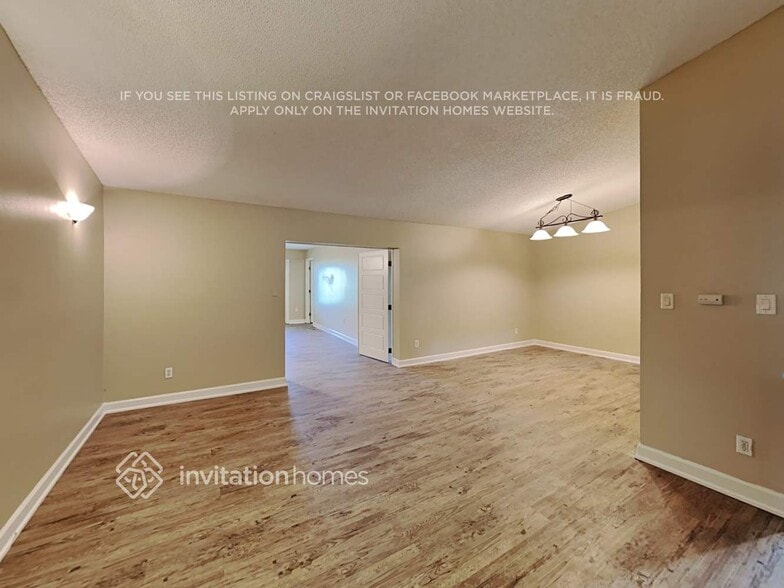 Building Photo - 15924 Eagle River Way