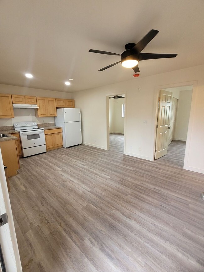 Primary Photo - Newly Renovated 2bd 1ba Apartment