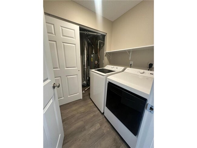 Building Photo - 8511 Cardiff Ln