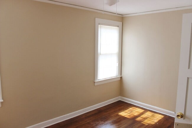 Building Photo - 1235 Dyer Pl