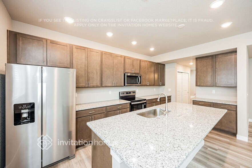 Building Photo - 13583 Arriba Dr