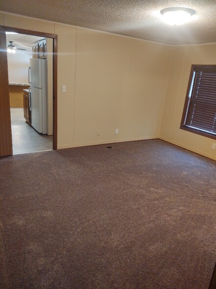 Building Photo - 911 West Ave