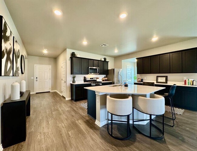 Building Photo - 2800 Stormy St