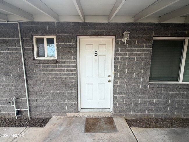 Building Photo - 625 E Broadway Rd