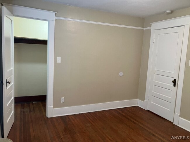 Building Photo - 2253 Niagara St