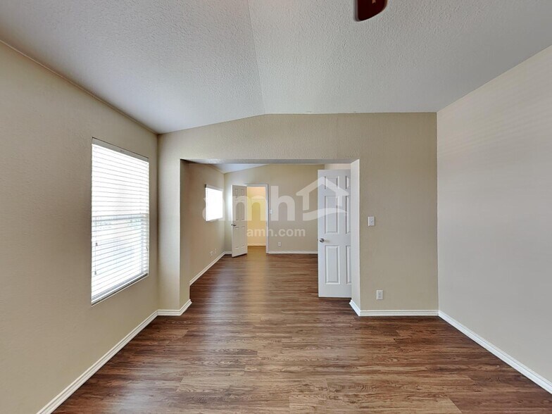 Building Photo - 11154 Bold Forbes