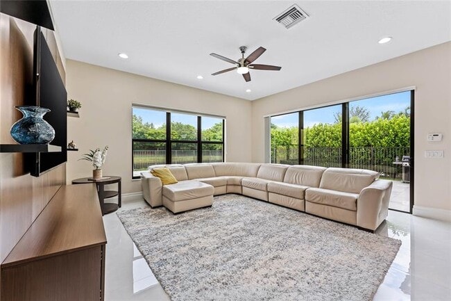Building Photo - 9571 Eden Roc Ct