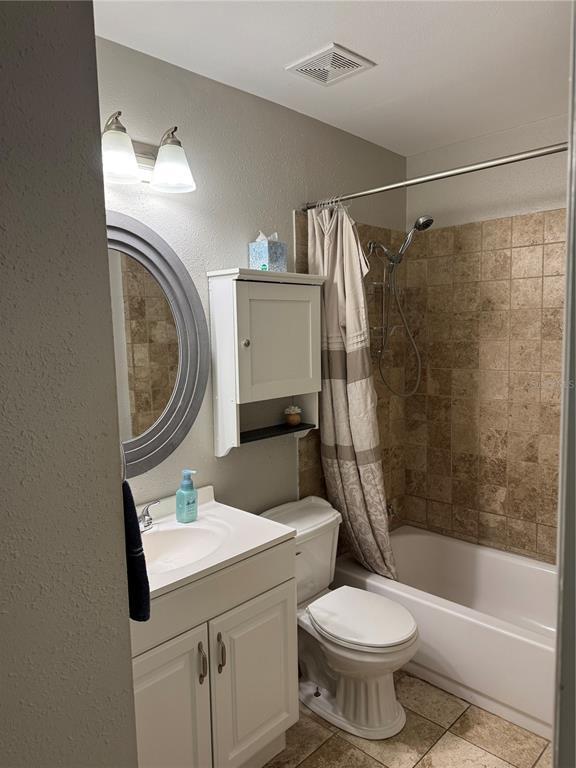 Building Photo - 304 S Habana Ave