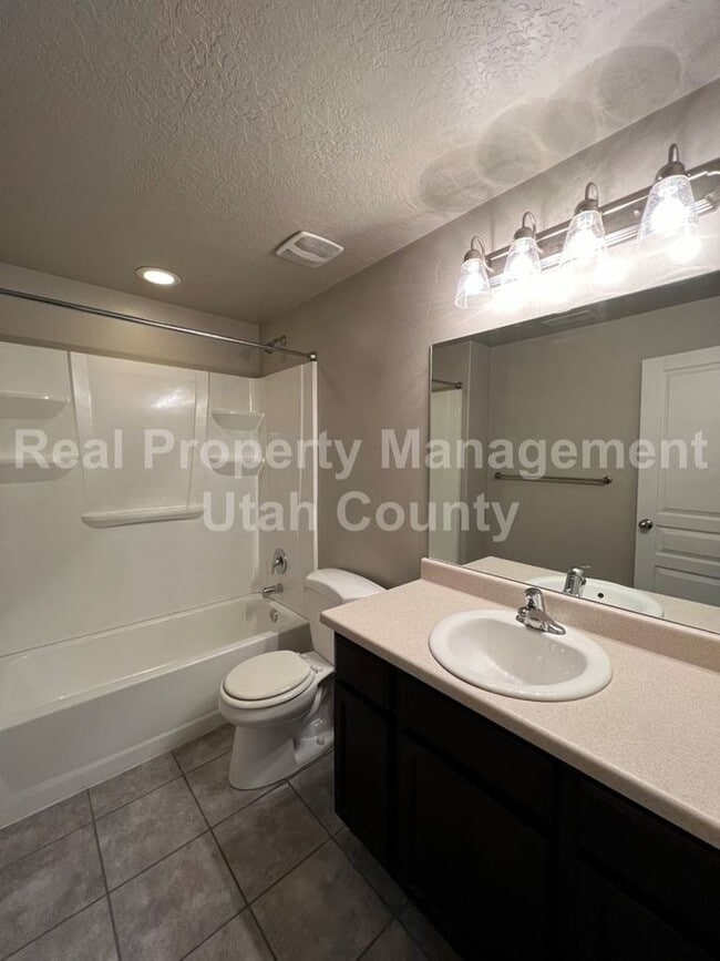 Building Photo - 1638 Venetian Way