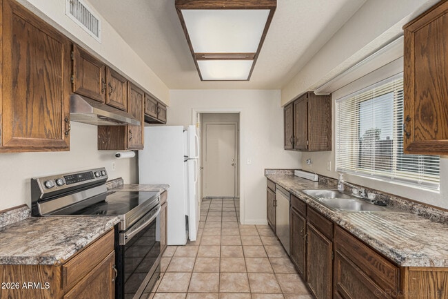 Building Photo - 6850 W Cholla St