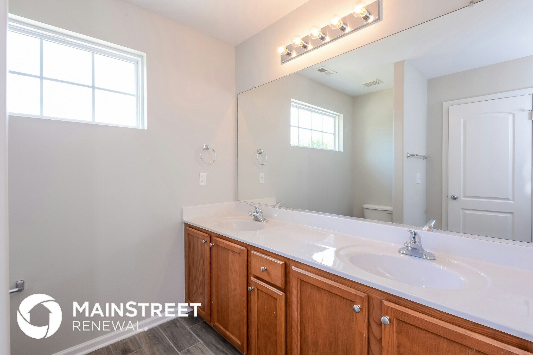 Building Photo - 3377 Tinley Park Dr