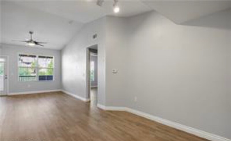Building Photo - 10550 W Alexander Rd
