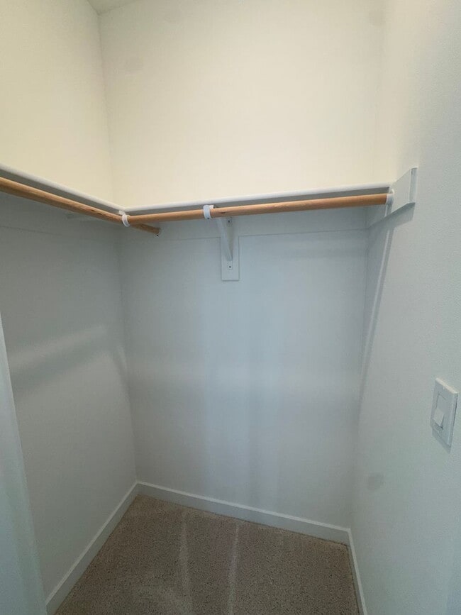 Building Photo - L0652-2