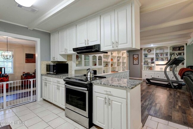 Building Photo - 108 Frances Ave