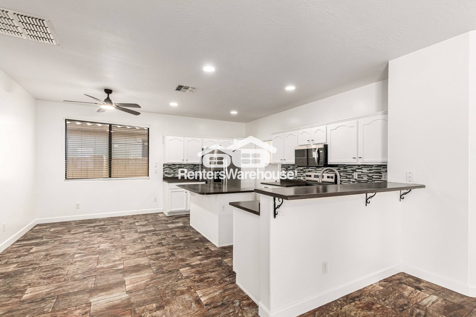 Building Photo - 17088 W Lundberg St